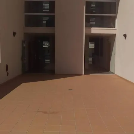 شقة Modern 3 Bedroom Pool View. *