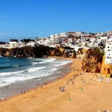 Modern 3 Bedroom Pool View. Apartment Albufeira