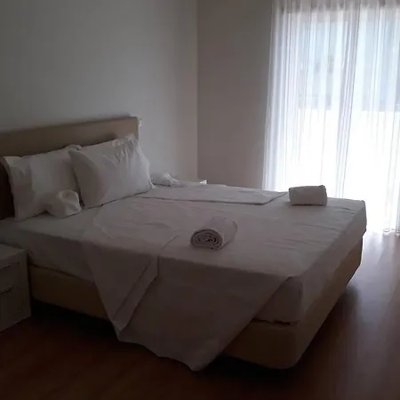 Modern 3 Bedroom Pool View. Apartment Albufeira