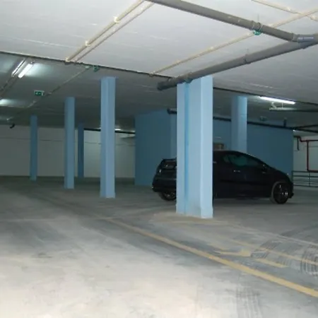 Modern 3 Bedroom Pool View. * Албуфейра