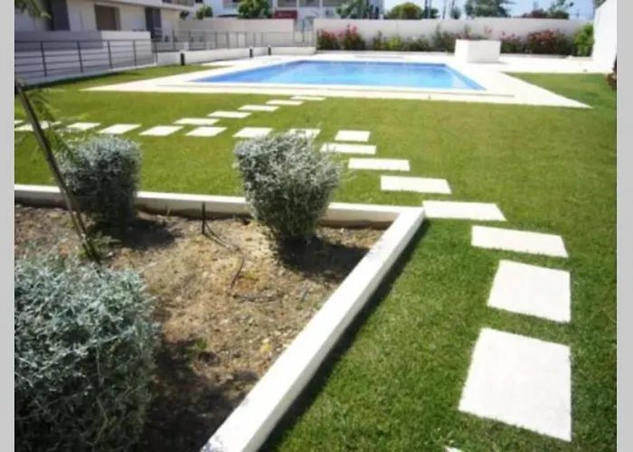 Modern 3 Bedroom Pool View. * Albufeira