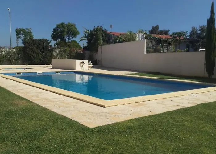 Modern 3 Bedroom Pool View. Apartment *