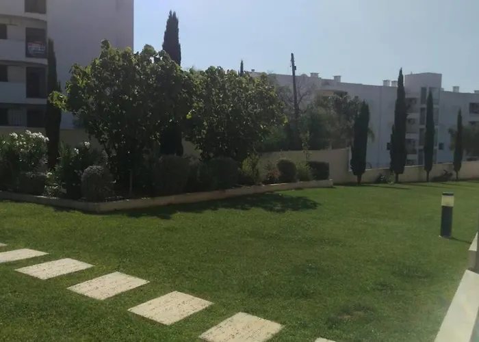 Modern 3 Bedroom Pool View. Albufeira