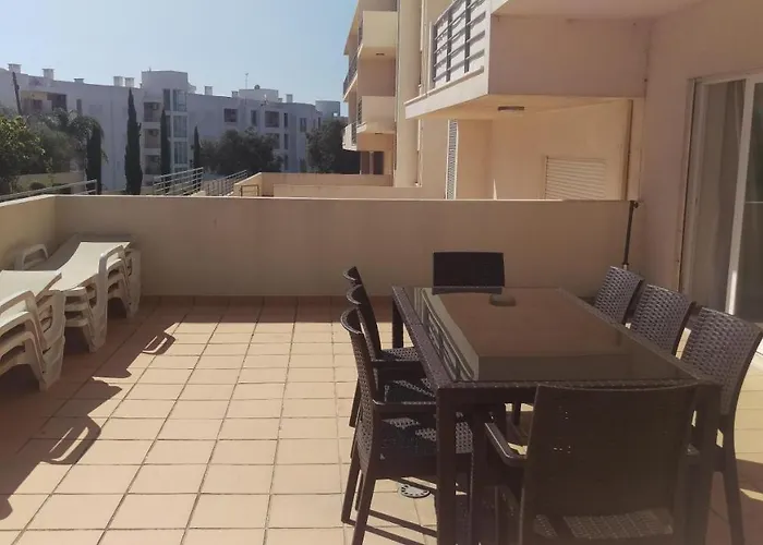 Apartment Modern 3 Bedroom Pool View. Albufeira
