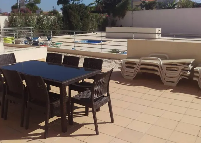 Modern 3 Bedroom Pool View. Apartment