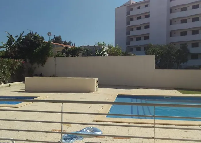 Modern 3 Bedroom Pool View. * Albufeira