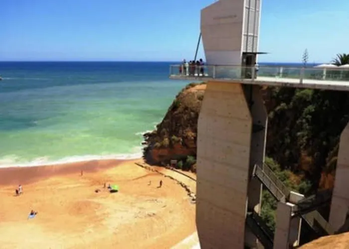 Modern 3 Bedroom Pool View. Apartment Albufeira