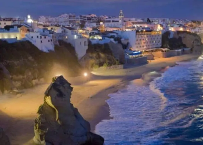 Modern 3 Bedroom Pool View. Apartment