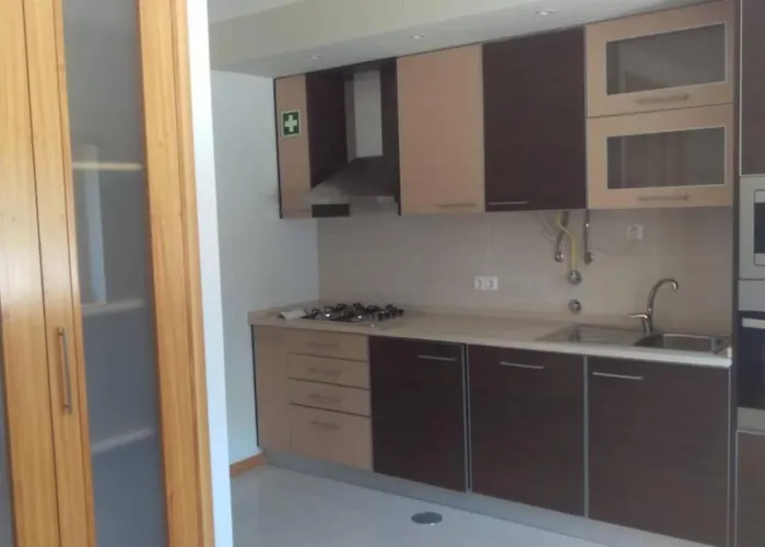 Modern 3 Bedroom Pool View. *