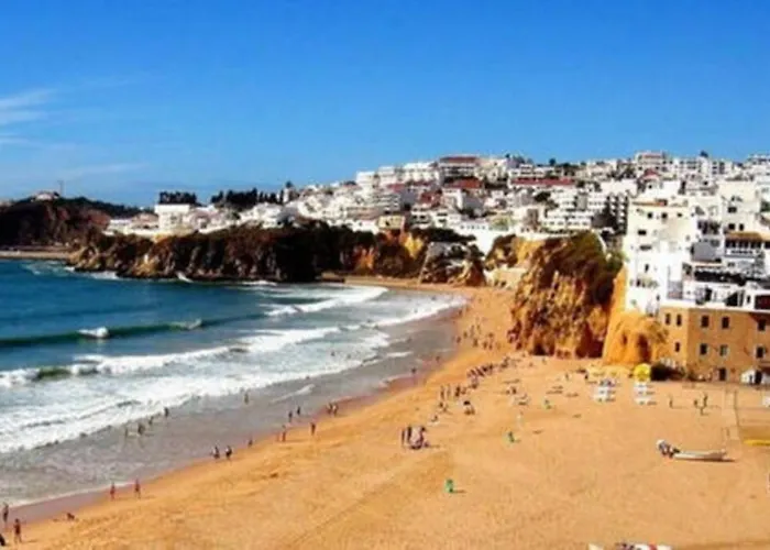 Modern 3 Bedroom Pool View. Apartment Albufeira
