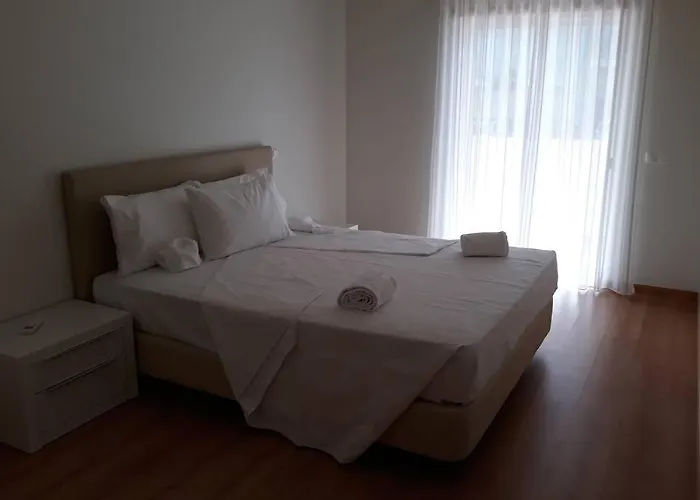 Modern 3 Bedroom Pool View. Apartment Albufeira