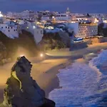 Modern 3 Bedroom Pool View. Appartement