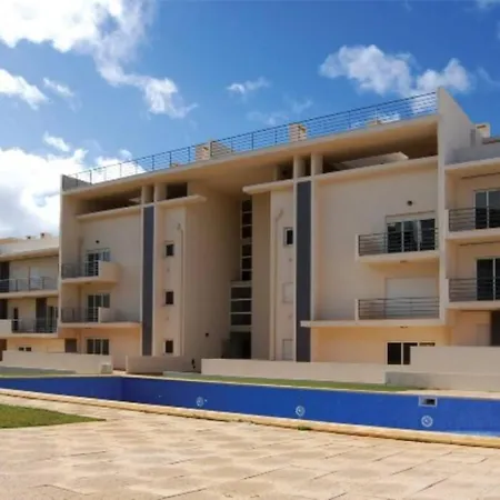 Appartement Modern 3 Bedroom Pool View. *