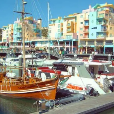 Modern 3 Bedroom Pool View.